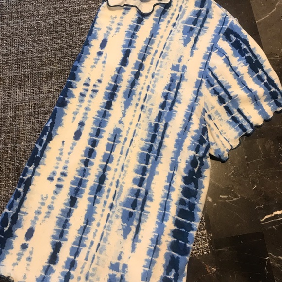 Adorable tie dye shirt/ runs smaller then size/ like a large - Picture 2 of 6